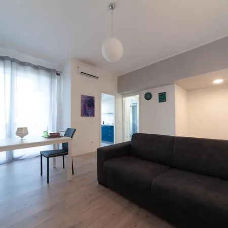 Valle Aurelia Station House Two By Dama Rom