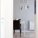 Valle Aurelia Station House Two By Dama